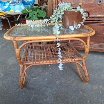 Vintage rotan  Rohé Noordwolde tafeltje  beschikbaar voor biedingen
