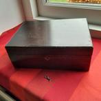 Antieke houten naaidoos met sleutel, Antiek en Kunst, Ophalen of Verzenden
