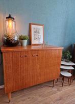 Toffe vintage kast van hout, Huis en Inrichting, Kasten | Dressoirs, 50 tot 100 cm, 25 tot 50 cm, Gebruikt, Met deur(en)