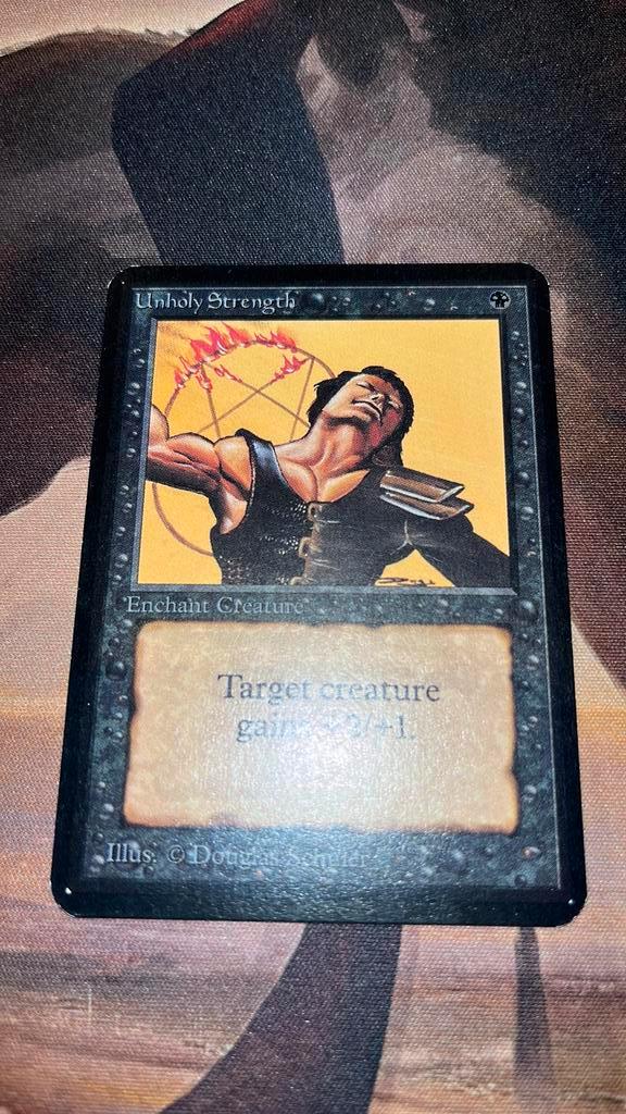 Unholy Strength Alpha, Hobby en Vrije tijd, Verzamelkaartspellen | Magic the Gathering, Zo goed als nieuw, Ophalen of Verzenden