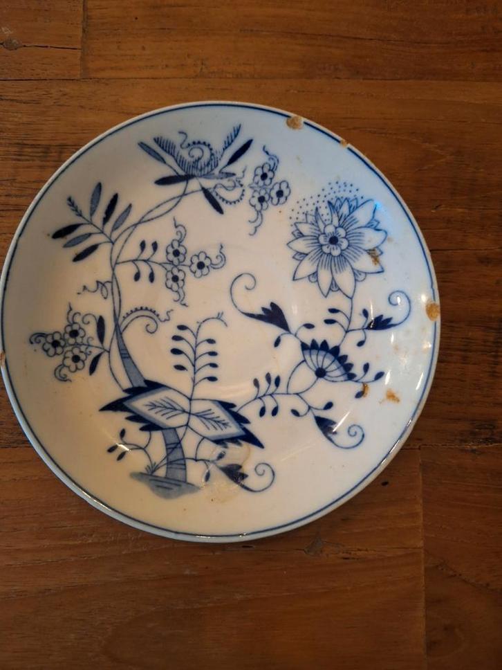 Antiek Hutschenreuther bord met blauw bloemmotief, Antiek en Kunst, Antiek | Keramiek en Aardewerk, Ophalen of Verzenden
