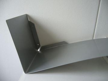 Metalen boekenplank / wandplank beschikbaar voor biedingen