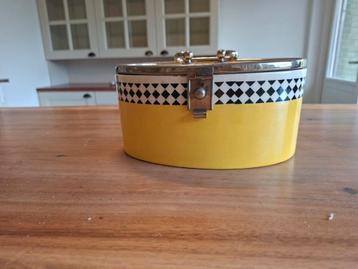 Vintage koektrommel beschikbaar voor biedingen
