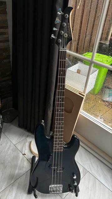 Silverstone gitaar beschikbaar voor biedingen