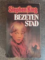 Stephen King - Bezeten Stad, Ophalen of Verzenden, Gelezen, Stephen King
