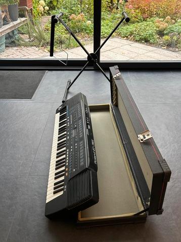 Roland E-35 Keyboard met Standaard en Koffer beschikbaar voor biedingen