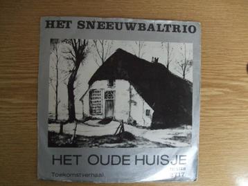 TELSTAR 2717 HET SNEEUWBALTRIO   HET OUDE HUISJE / TOEKOMST beschikbaar voor biedingen