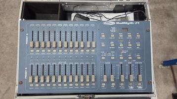 Showtec Showmaster 24 Lichtsturing beschikbaar voor biedingen