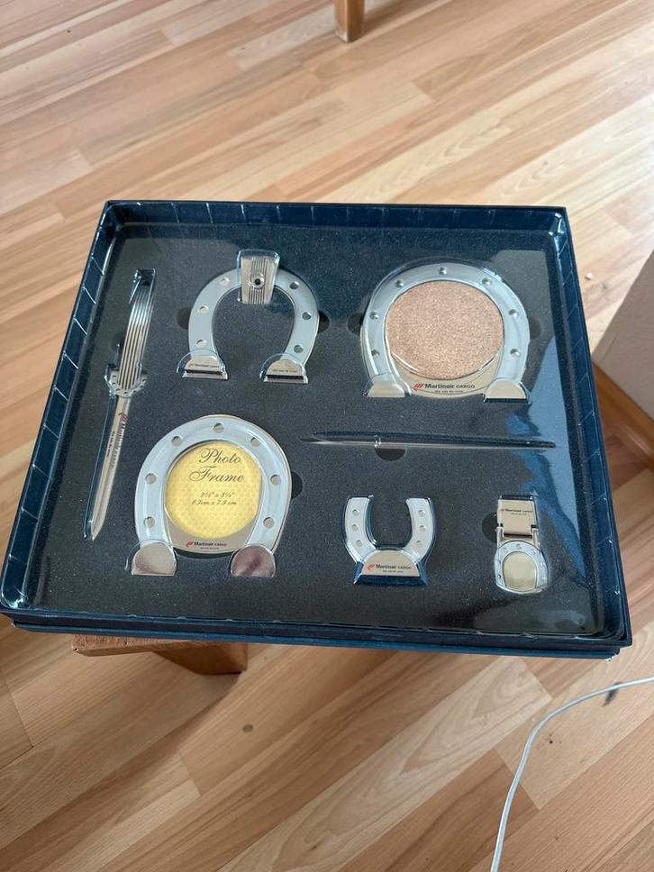 Martinair Cargo Bureau Accessoires Set - Zeldzaam Item!, Antiek en Kunst, Antiek | Woonaccessoires, Ophalen of Verzenden