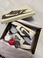 Air Jordan 1 Low Mocha, Kleding | Heren, Schoenen, Bruin, Nieuw, Ophalen of Verzenden, Sneakers of Gympen