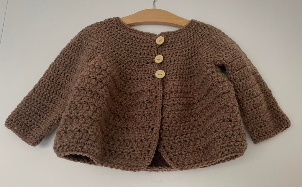 Gehaakt baby vestje met mutsje, Kinderen en Baby's, Ophalen of Verzenden, Zo goed als nieuw, Meisje, Trui of Vest