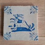 Antieke tegel, 17e eeuw hert, Antiek en Kunst, Ophalen of Verzenden