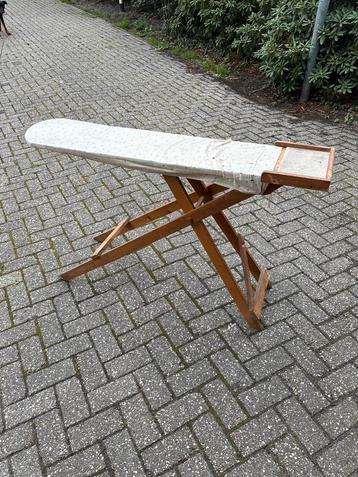 Vintage Strijkplank beschikbaar voor biedingen