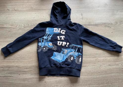 Mooie donkerblauwe hoodie met graafmachines maat 128, Kinderen en Baby's, Kinderkleding | Maat 128, Zo goed als nieuw, Jongen