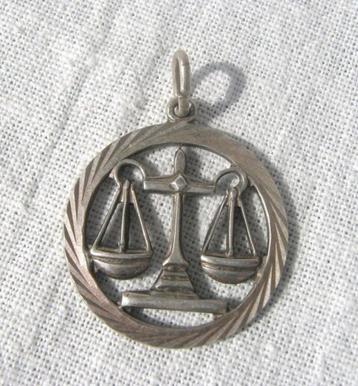 Zilveren hanger sterrenbeeld Weegschaal gediamanteerd (059) beschikbaar voor biedingen