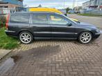 Volvo V70 2.4 T Comfort Line, Auto's, Volvo, Voorwielaandrijving, Zwart, Zwart, 1543 kg