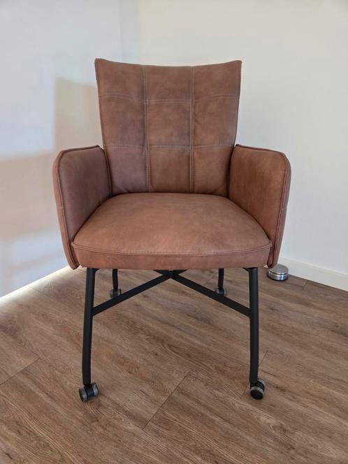 Eetkamerstoel 8x, Huis en Inrichting, Stoelen, Zo goed als nieuw, Vijf, Zes of meer stoelen, Bruin, Ophalen