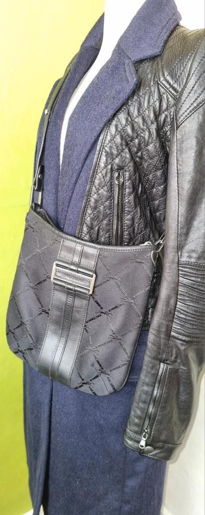 Longchamp Crossbody Tas Zwart, Sieraden, Tassen en Uiterlijk, Tassen | Damestassen, Zo goed als nieuw, Schoudertasje, Zwart, Ophalen of Verzenden