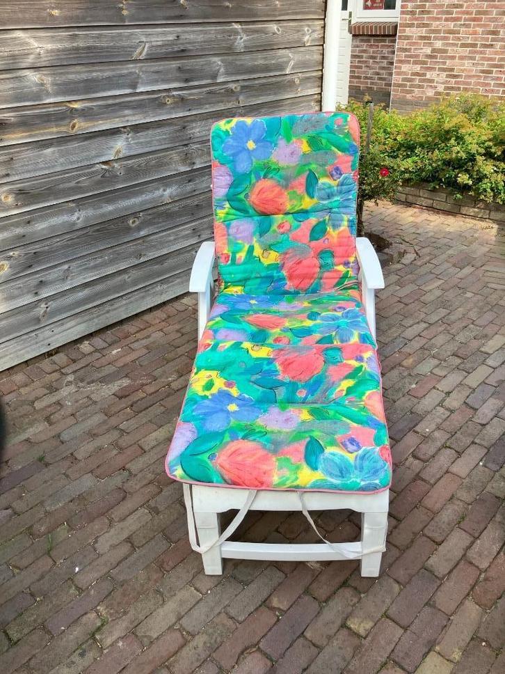 ZONNE LIGBED met kussens en wasbaar overtrek, Tuin en Terras, Ligbedden, Zo goed als nieuw, Kunststof, Inklapbaar, Verstelbaar