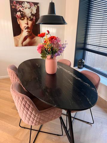 Marmeren eettafel zwart beschikbaar voor biedingen