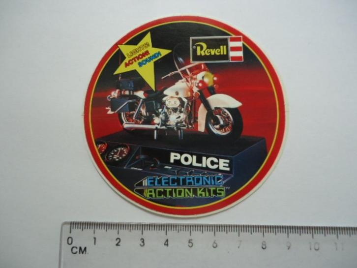 sticker oud Revell politie speelgoed motorfiets kits action, Verzamelen, Stickers, Zo goed als nieuw, Bedrijf of Vereniging, Verzenden