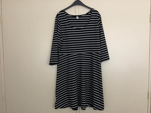 Jurk, Old Navy, maat XL, Kleding | Dames, Jurken, Zo goed als nieuw, Maat 46/48 (XL) of groter, Zwart, Onder de knie, Ophalen of Verzenden