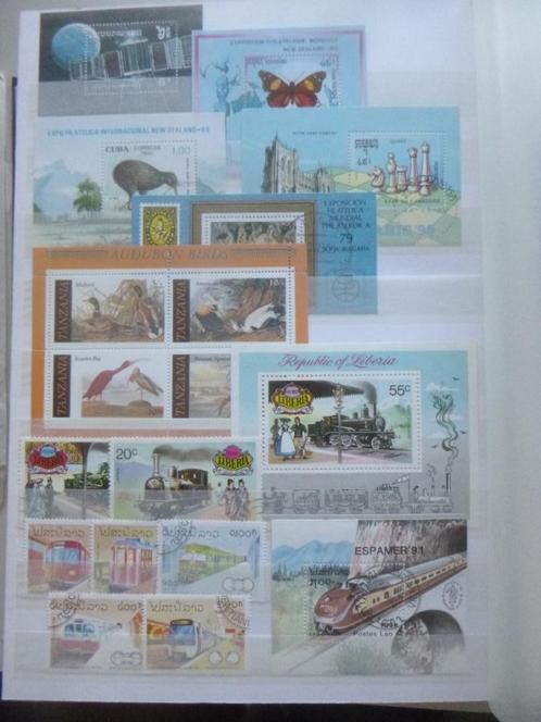 Dik stockboek 64 pagina's veel Postfris en heel modern serie, Postzegels en Munten, Postzegels | Volle albums en Verzamelingen