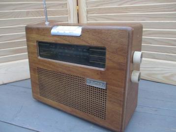 Radio in houten kast,v.a 30,00e beschikbaar voor biedingen