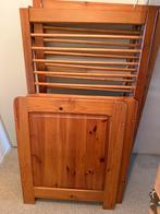 Kinderledikantje, massief grenen, Antiek en Kunst, Antiek | Meubels | Bedden, Ophalen of Verzenden