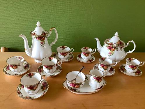 Old Country Roses, Royal Albert Bone China., Antiek en Kunst, Antiek | Servies los, Ophalen