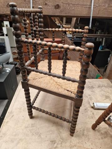 Antieke Hollandse bobbin knopstoel met rieten biez beschikbaar voor biedingen