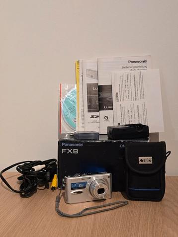 Panasonic Lumix FX8 digicam in doos compleet werkend camera beschikbaar voor biedingen