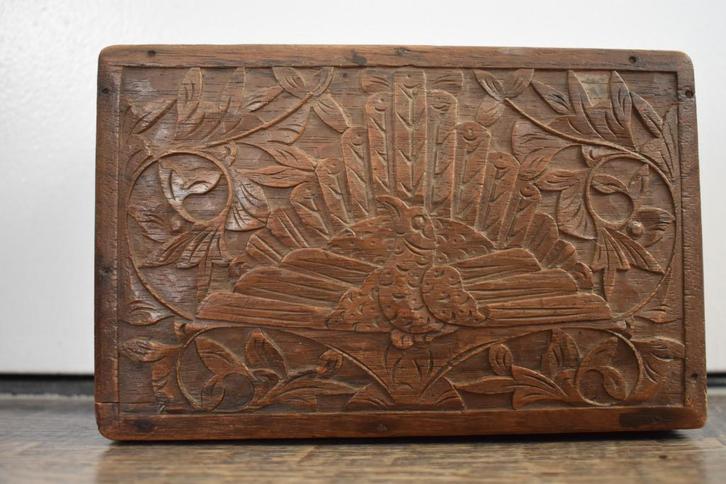 Nederlands Indie art deco sigaren doos met pauw, Antiek en Kunst, Kunst | Beelden en Houtsnijwerken, Ophalen of Verzenden