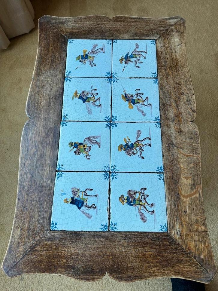Antiek tafeltje met Makkumer tegels - Cavalerie thema, Antiek en Kunst, Antiek | Meubels | Tafels, Ophalen