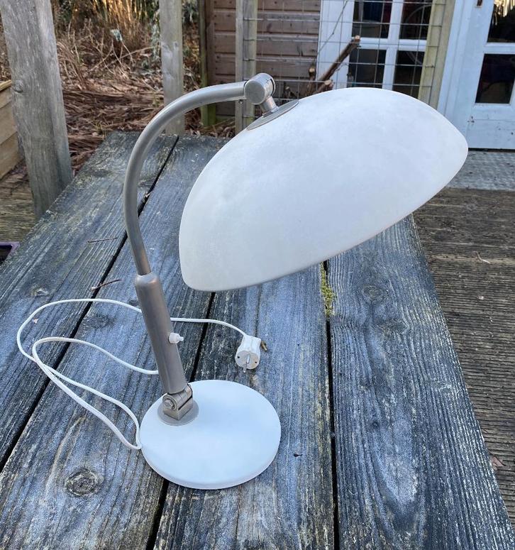 Leuke Hala Lamp model 144 ( Busquet vintage retro design ), Huis en Inrichting, Lampen | Tafellampen, Gebruikt, Minder dan 50 cm