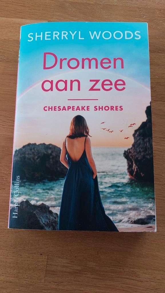 Dromen aan zee - Chesapeake Shores - Sherryl Woods, Boeken, Romans, Zo goed als nieuw, Nederland, Ophalen of Verzenden