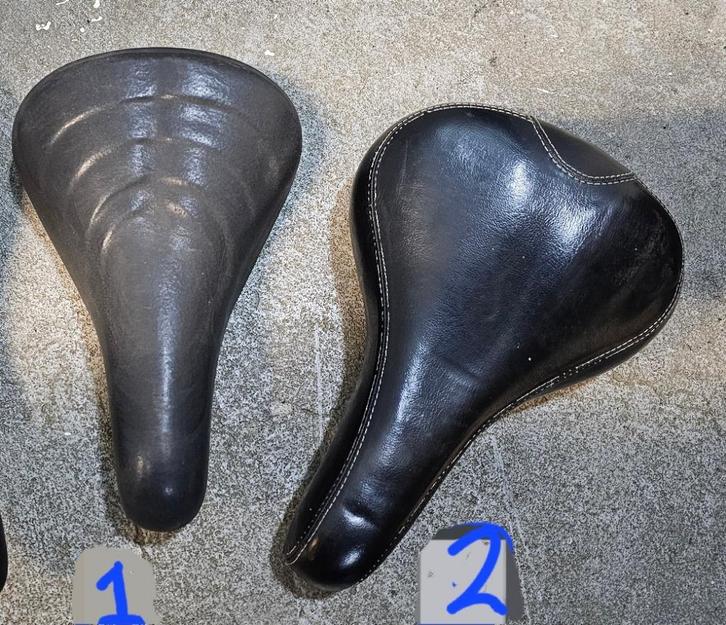 2 fietszadels 7.50 euro per stuk of 2 samen voor 12.50 euro., Fietsen en Brommers, Fietsonderdelen, Gebruikt, Algemeen, Zadel