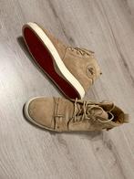 Christian Louboutin Beige, Kleding | Dames, Schoenen, Ophalen, Beige, Sneakers of Gympen, Gedragen