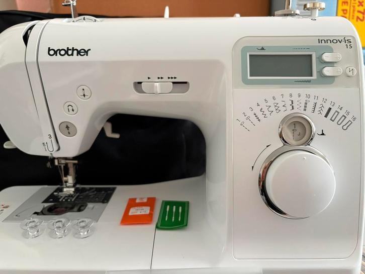 Brother Innovis 15, naaibenodigdheden en Burda tijdschriften, Hobby en Vrije tijd, Naaimachines en Toebehoren, Zo goed als nieuw