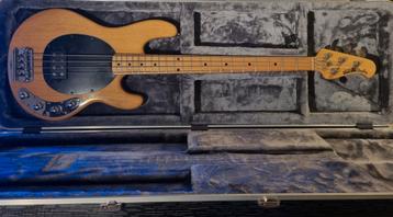 Ernie Ball, Music Man Stingray Ex (jpn)  beschikbaar voor biedingen