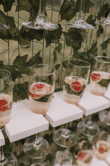 Te Huur: Bruiloft decoratie (champagnewand breed) beschikbaar voor biedingen