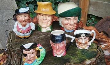 Antieke karakter mokken Engels, whisky mugs, gezichten beschikbaar voor biedingen