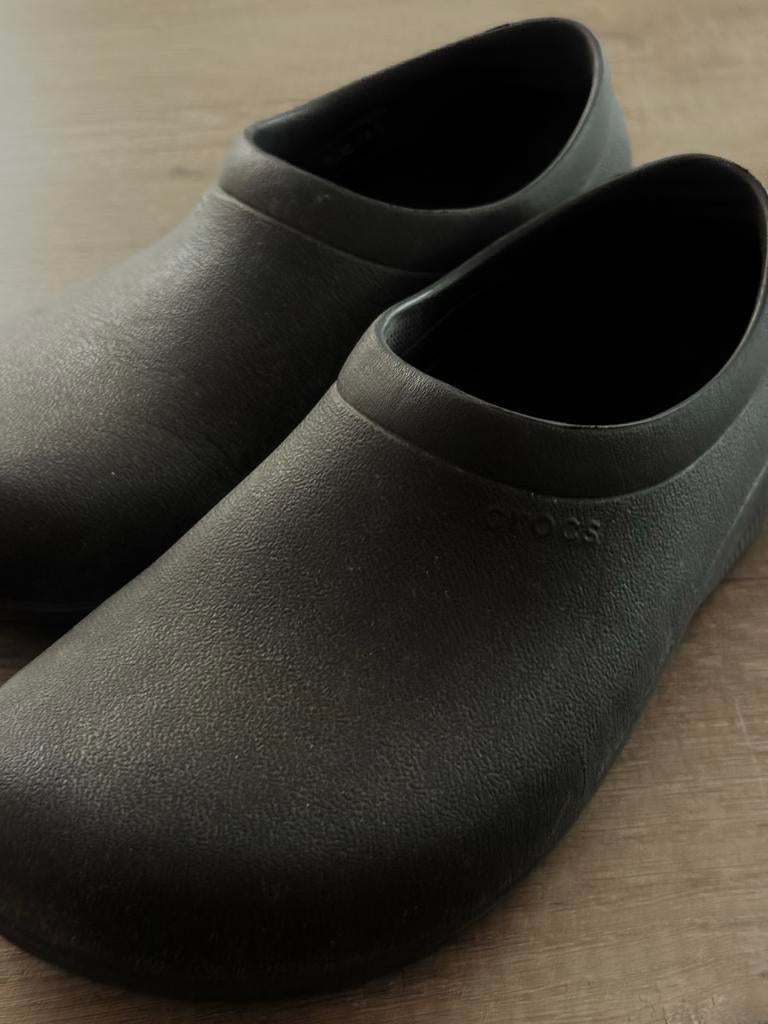 Anti-slip Crocs voor de keuken - Chef schoenen maat 42, Kleding | Heren, Schoenen, Info@crocs.com, Klompen, Crocs, Zwart