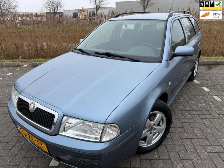 Skoda Octavia Combi 1.6 Démarrage*AIRCO*APK*NAP*ELKT-RAAM, Auto's, Skoda, Bedrijf, Te koop, Octavia, ABS, Airbags, Airconditioning