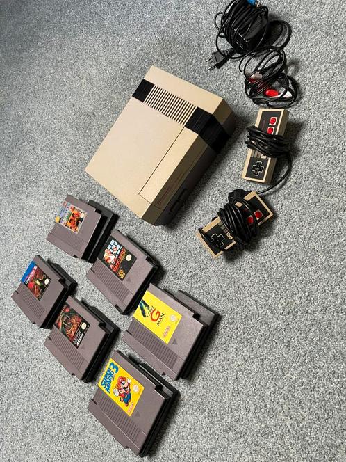 Nintendo Nes set met 2 controllers en 6 spellen, Spelcomputers en Games, Spelcomputers | Nintendo NES, Gebruikt, Met 2 controllers