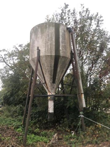Gratis Voersilo/Kunstmestsilo beschikbaar voor biedingen