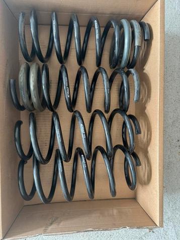 EIBACH VERLAGINGSVEERSET 30MM, VOOR VOLVO V70III, 08-16 beschikbaar voor biedingen