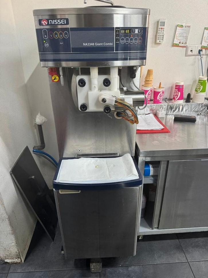 NISSEI NA3348 Giant Combi softijsmachine milshake, Zakelijke goederen, Horeca | Keukenapparatuur, Koelen en Vriezen, Ophalen of Verzenden
