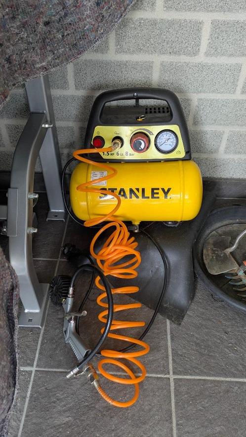 Stanley compressor DN200/8/6, Doe-het-zelf en Verbouw, Compressors, Zo goed als nieuw, 6 tot 10 bar, Minder dan 25 liter, Minder dan 200 liter/min