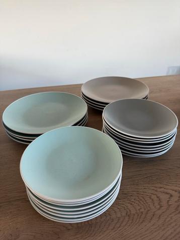 Oslo Servies - zeegroen & Grijs - Borden & Kopjes beschikbaar voor biedingen